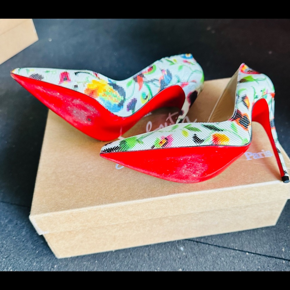 Mosaic Christian Louboutin So Kate - Picture 4 of 4